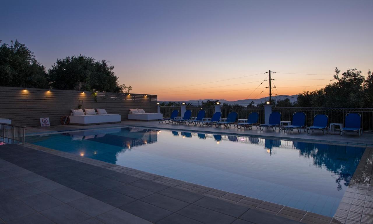 Varouxakis Hotel 플라타니아스 외부 사진